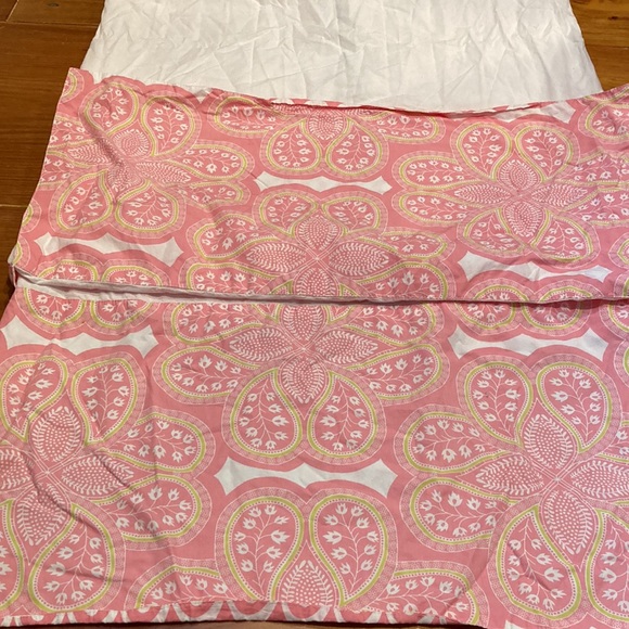 LAND OF NOD (Crate & Kids) *Crib* Bed Skirt Pink Mod Print Reversible - Picture 2 of 6